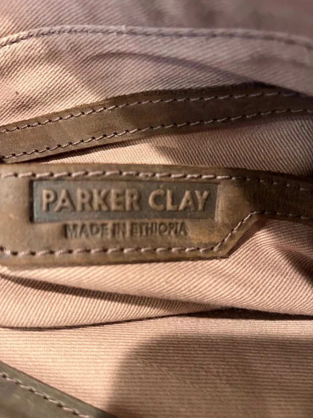 Parker Clay Eden Carryall Distressed Leather Tote Bag in Rust Brown - Picture 11 of 15